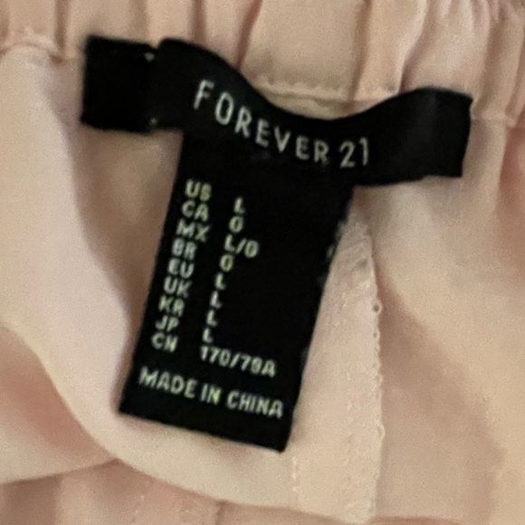 Light pink cheeky elastic waist shorts - Picture 5 of 5